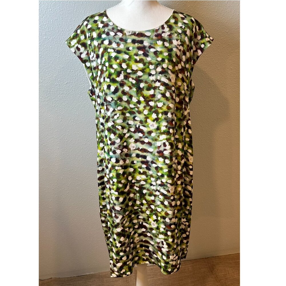 MM LaFleur Maaza Shift Dress Size 12 Green 100% Silk Washable Spotlight Print